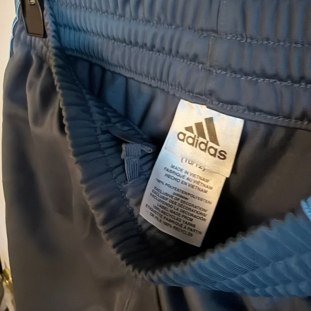 Adidas Kids jogging pants - Picture 3 of 8